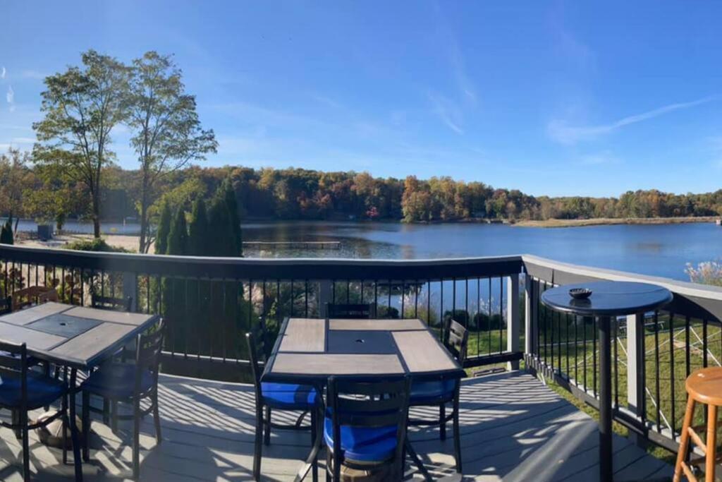 Mountain Lake Retreat - Hot Tub, Lake, Fire Pit, Wineries, Restaurant Harpers Ferry Exteriör bild