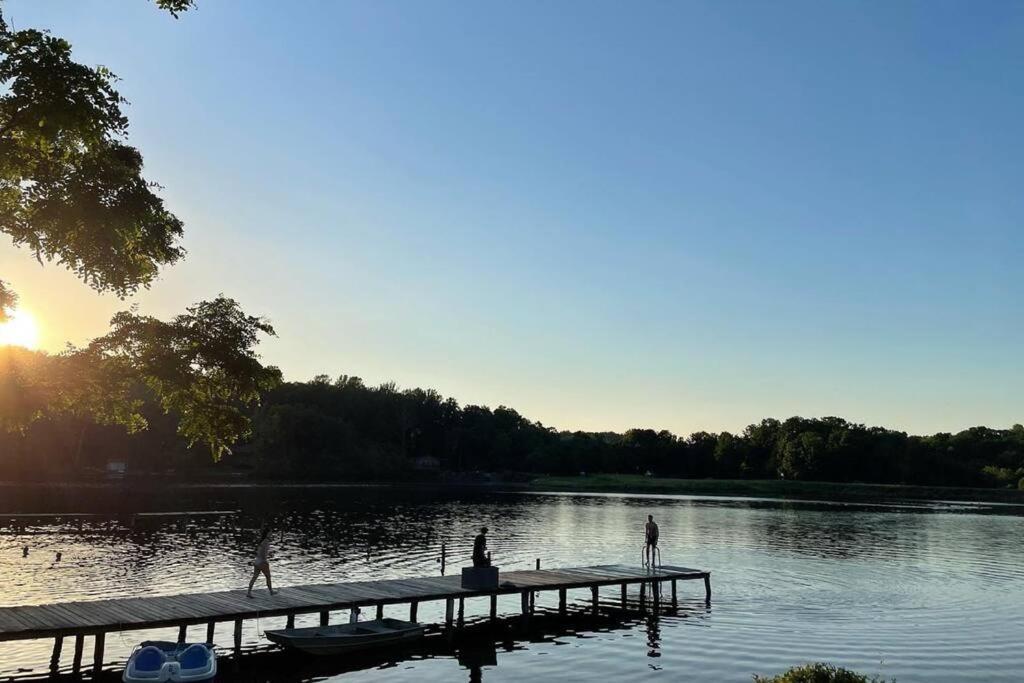 Mountain Lake Retreat - Hot Tub, Lake, Fire Pit, Wineries, Restaurant Harpers Ferry Exteriör bild