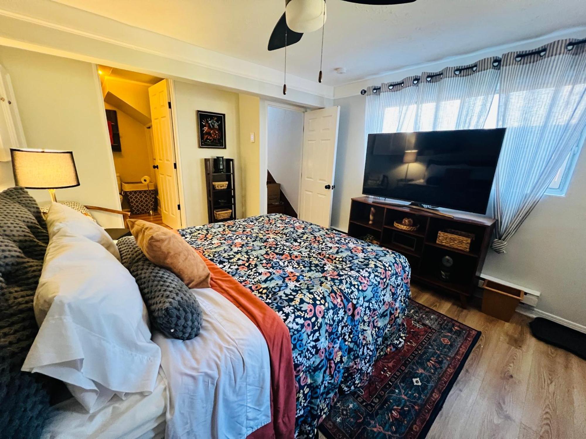 Mountain Lake Retreat - Hot Tub, Lake, Fire Pit, Wineries, Restaurant Harpers Ferry Exteriör bild